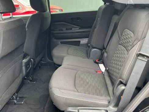 Certified 2025 Nissan Pathfinder SV AWD/4WD image 23