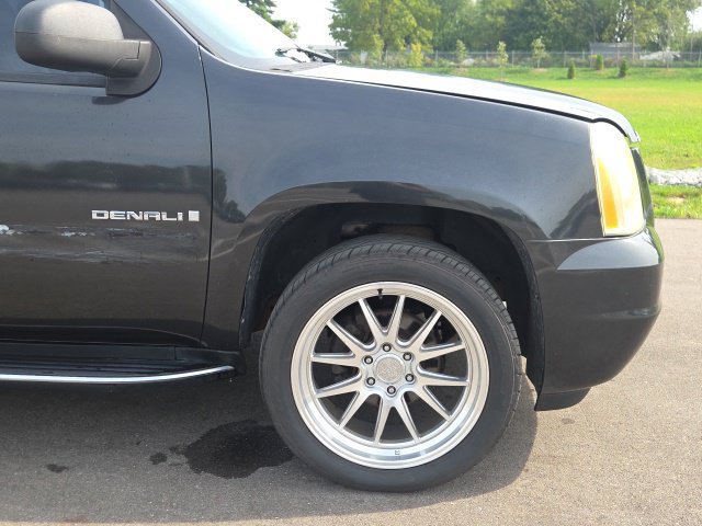 Used 2007 GMC Yukon Denali AWD/4WD image 4