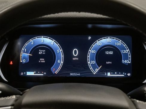 Used 2023 Jeep Grand Cherokee Altitude image 16