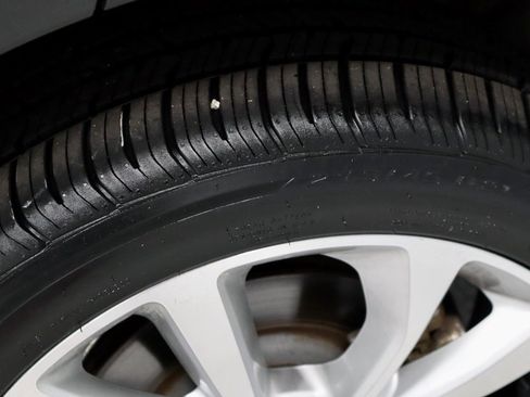 Certified 2022 Ford Explorer Platinum w/ Technology Package image 21