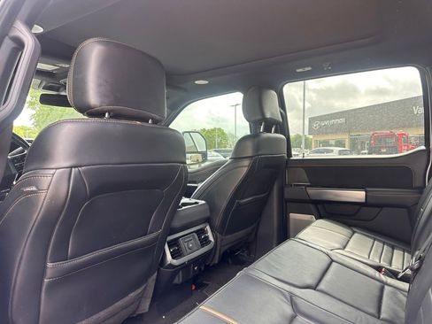 Used 2024 Ford F250 Platinum image 17