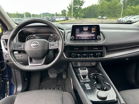 Used 2025 Nissan Rogue SV AWD/4WD image 40