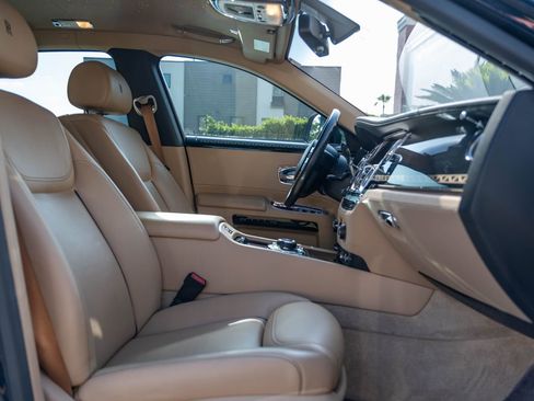 Used 2016 Rolls-Royce Ghost image 36