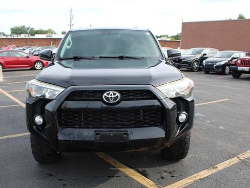 Used 2016 Toyota 4Runner SR5 AWD/4WD image 3