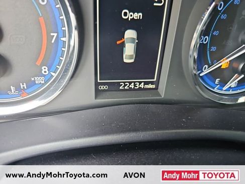 Used 2017 Toyota Corolla XSE image 18