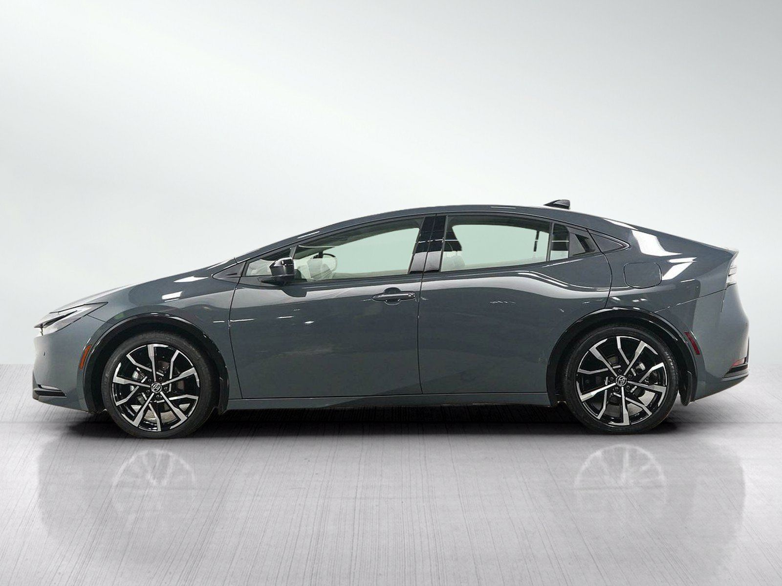 Used 2026 Toyota Prius Plug-In Hybrid FWD image 2