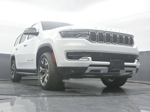 Used 2023 Jeep Wagoneer Series III w/ Preferred Equipment Group AWD/4WD image 53