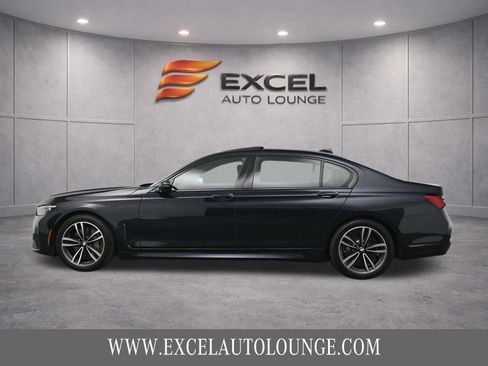 Used 2020 BMW 750i xDrive w/ M Sport Package AWD/4WD image 3