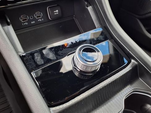 New 2025 Jeep Grand Cherokee Laredo image 9