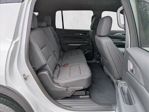 Used 2026 Chevrolet Traverse LT FWD image 20