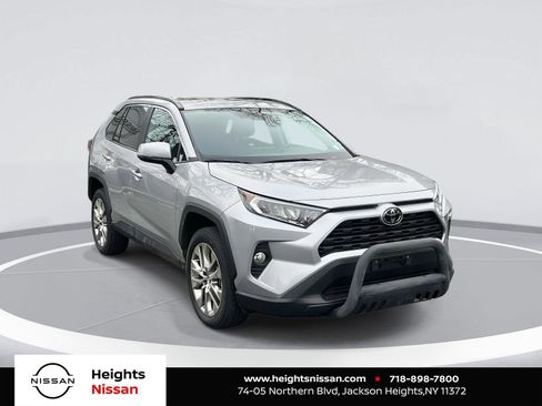 Used 2020 Toyota RAV4 XLE Premium image 1