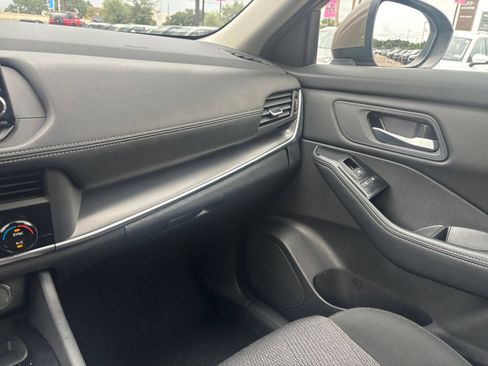 Used 2025 Nissan Rogue SV AWD/4WD image 36