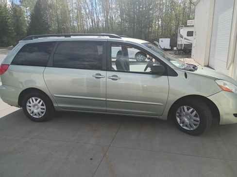 Used 2008 Toyota Sienna CE FWD image 3