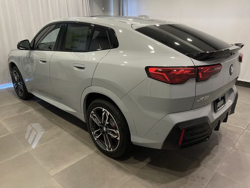 New 2026 BMW X2 xDrive28i w/ Technology Package AWD/4WD image 4