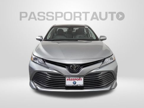 Used 2019 Toyota Camry XLE w/ Navigation Package image 9