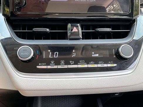 Used 2024 Toyota Corolla LE FWD image 25