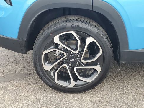 Used 2025 Chevrolet Trax RS w/ Sunroof Package image 5