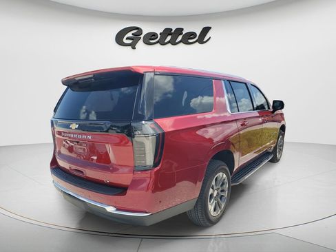 Used 2025 Chevrolet Suburban LT w/ Comfort Package RWD image 3