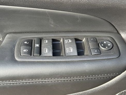 Used 2022 Jeep Grand Cherokee Limited image 16