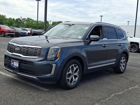 Used 2020 Kia Telluride EX w/ Towing Package FWD image 6