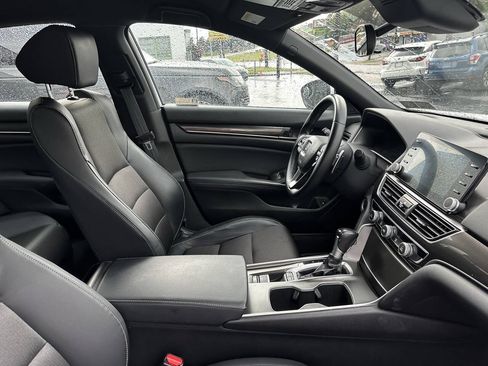 Used 2018 Honda Accord Sport image 6