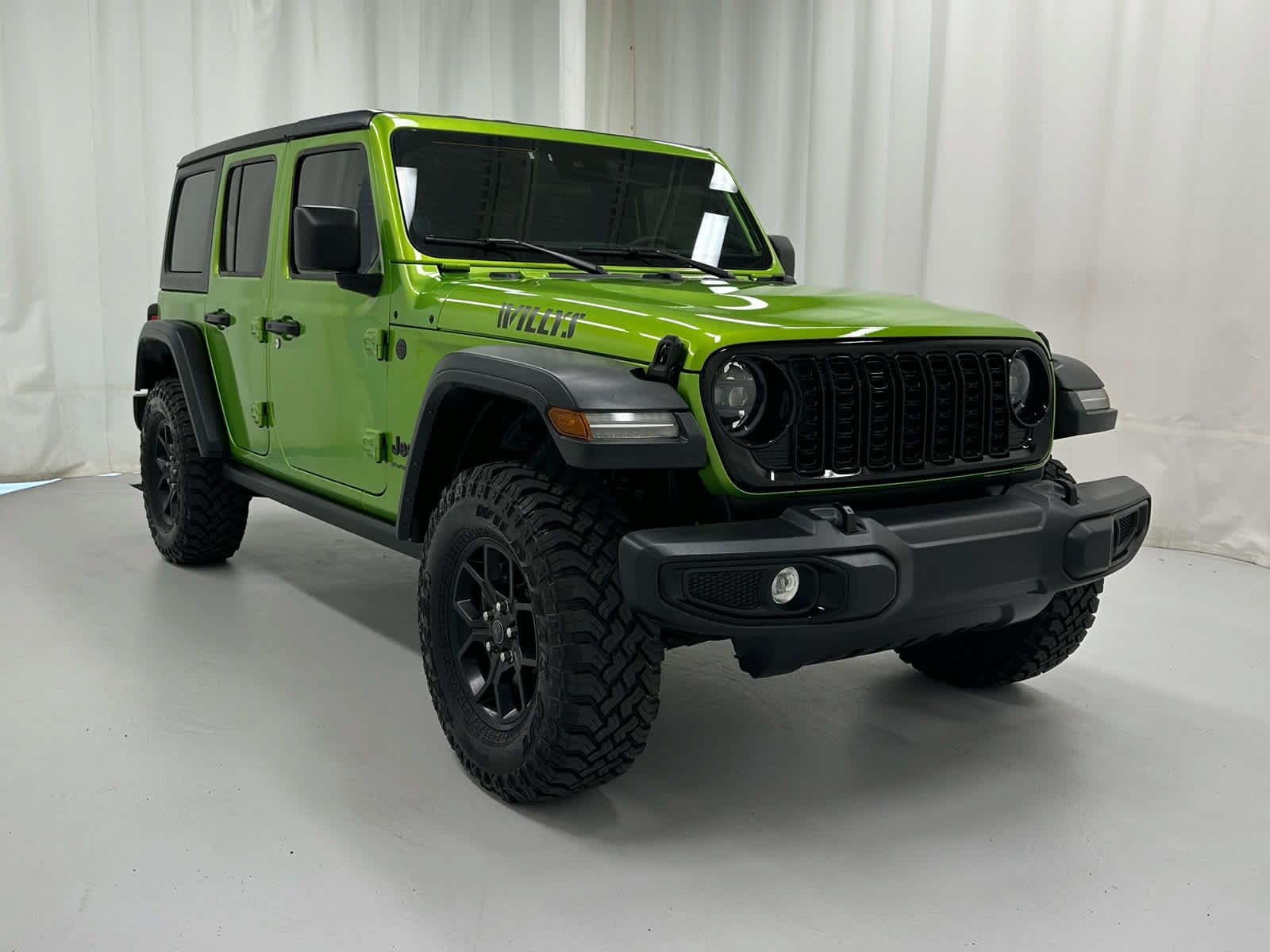 Used 2025 Jeep Wrangler Unlimited Sport AWD/4WD image 2
