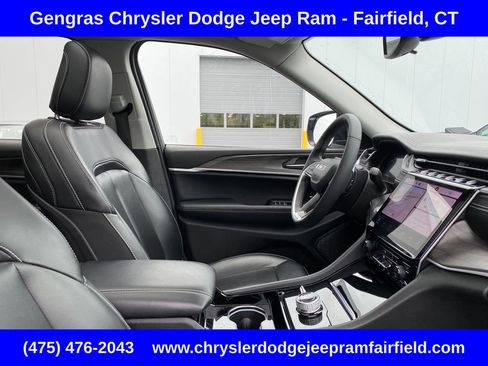 Used 2023 Jeep Grand Cherokee Limited w/ Trailer Tow Prep Group (B) AWD/4WD image 44