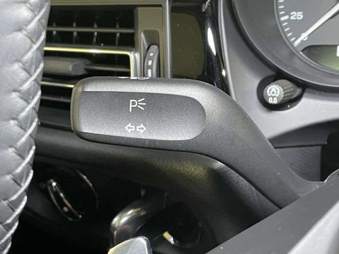 Certified 2026 Porsche Macan AWD/4WD image 39