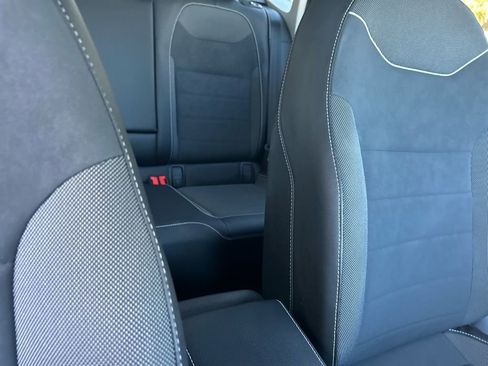 Certified 2023 Volkswagen Taos SE image 38