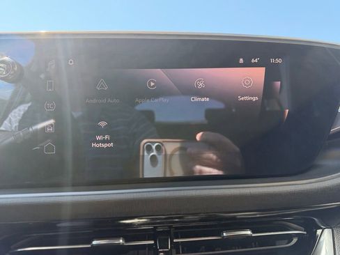Used 2025 Buick Envista Sport Touring w/ Convenience I Package FWD image 11