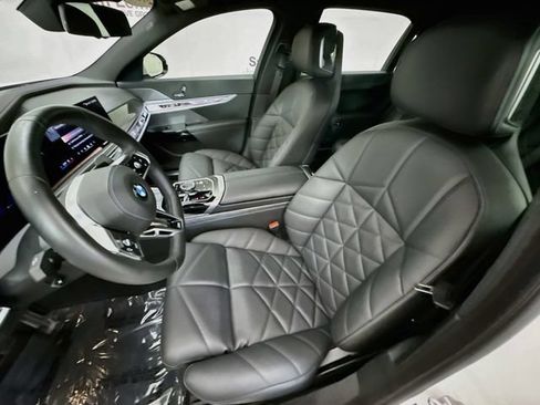 Used 2023 BMW 740i RWD image 22