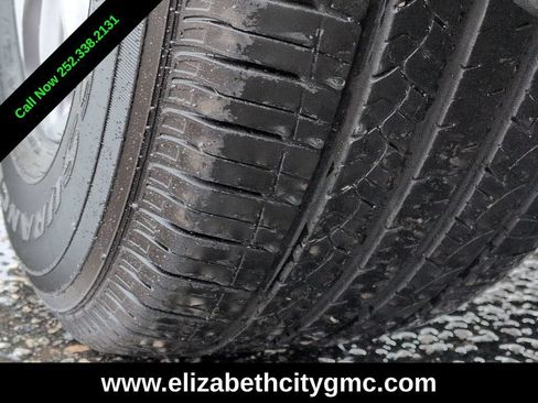 Used 2023 Buick Enclave Essence AWD/4WD image 13