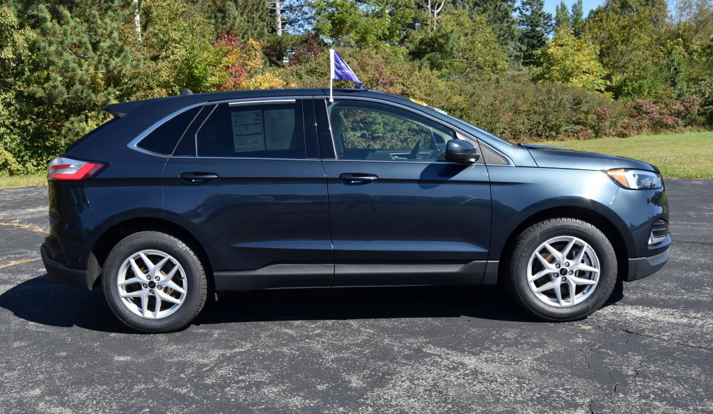 Certified 2023 Ford Edge SEL w/ Convenience Package AWD/4WD image 2