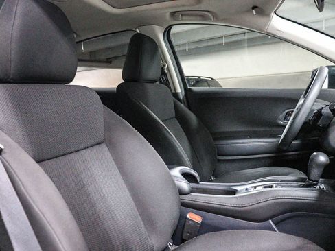 Used 2018 Honda HR-V EX image 17