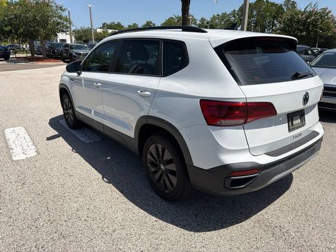 Certified 2022 Volkswagen Taos S FWD image 9