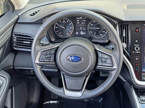 Used 2024 Subaru Outback Premium AWD/4WD image 18