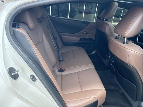 Used 2022 Lexus ES 350 w/ Premium Package FWD image 8