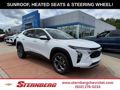 New 2026 Chevrolet Trax LT w/ Sunroof Package FWD image 1
