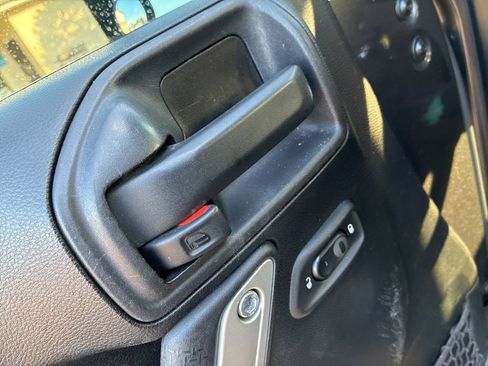 Used 2016 Jeep Wrangler Unlimited Sahara w/ Connectivity Group AWD/4WD image 13