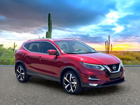 Used 2021 Nissan Rogue Sport SL w/ Premium Package FWD image 7