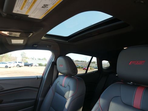 Certified 2024 Chevrolet Trax RS w/ Sunroof Package image 21