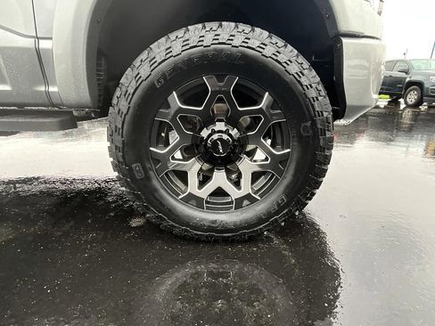 Used 2021 Ford F150 Lariat w/ Equipment Group 502A High AWD/4WD image 12