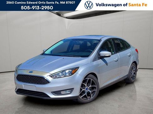 Used 2018 Ford Focus SEL w/ Cold Weather Package FWD image 1