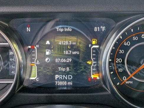 Used 2021 Jeep Wrangler Unlimited Sahara AWD/4WD image 11