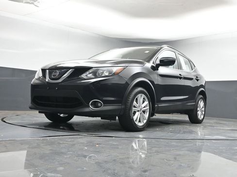 Used 2018 Nissan Rogue Sport SV w/ SV Technology Package image 23