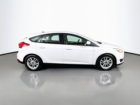 Used 2018 Ford Focus SE FWD image 6