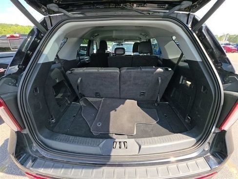 Used 2023 Ford Explorer XLT w/ Equipment Group 202A AWD/4WD image 5