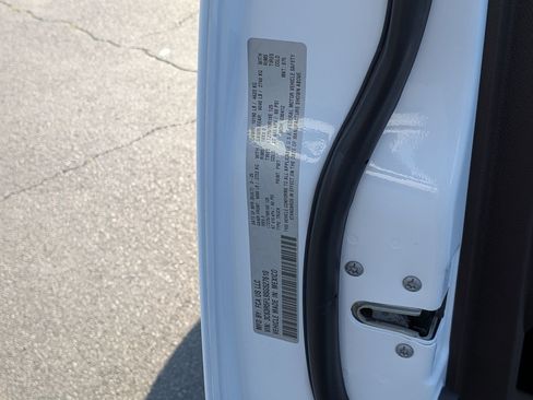 Certified 2025 RAM 2500 Laramie AWD/4WD image 38