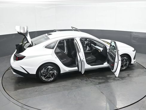 New 2026 Hyundai Sonata SEL FWD image 32