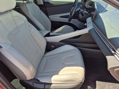 Used 2023 Hyundai Elantra Limited FWD image 23